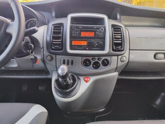 Renault Trafic Minibus - 17