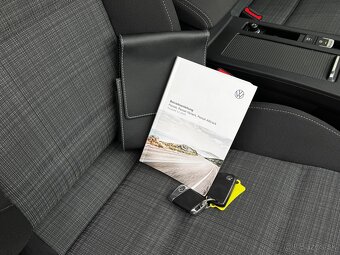 Volkswagen Passat Variant 2.0 TDI EVO Business DSG - 17