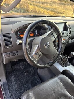Nissan Pathfinder - 17