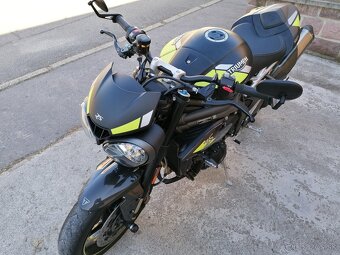 TRIUMPH 1050 Speed Triple RS 4/2021 - 17