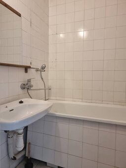 PREDAJ - 2-izbový byt s troma balkónmi - Nitra, Centrum - 17