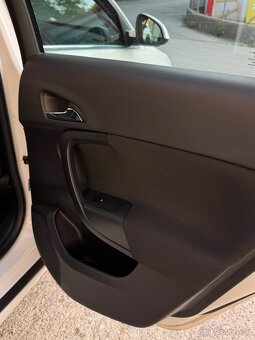 Opel Insignia - 17