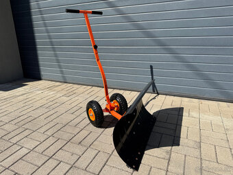 Pluhová lopata na sneh na kolesách značky FUXTEC - 17
