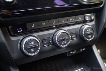 Škoda Octavia Combi 2.0 TFSI RS - 17