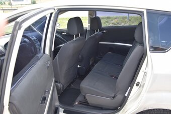 Toyota Corolla Verso 2.0 D-4D Base - 17