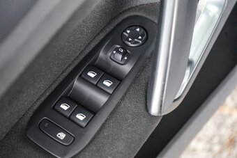 415- Peugeot, 308, 2015, benzín, 1.2 e-THP, 81kw - 17