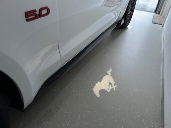 Ford Mustang 5.0Ti-VCT V8 GT nové v ČR 9900km - 17