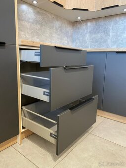 Kuchynská linka – SKLADOM - 17