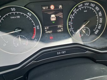 Predam Skoda Superb combi 2.0tdi style - 17