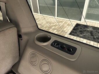 Jeep Commander 3.0 CRD 4x4 7 miestny - 17