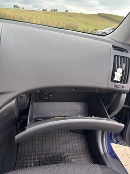 Hyundai i30 1.4 benzín (80 kW) – 2009 ročník - 17