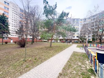 KOMPLETNE REKONŚTRUOVANÝ 3 IZBOVÝ BYT, 66M2, HOSPODÁRSKA UL. - 17