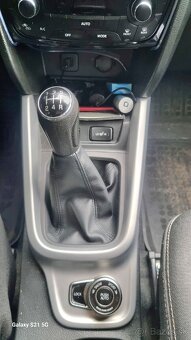 Predám Suzuki Vitara 1.6 88kW 4x4 benzin - 17