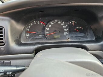 Suzuki Grand Vitara 2.5 V6 ABS - 17