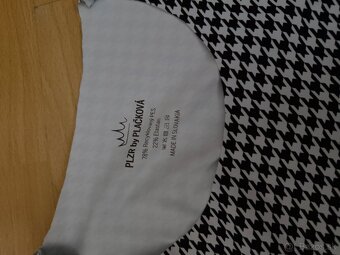 Rozne oblecko- nohavice, tricka, saty a ine - 17