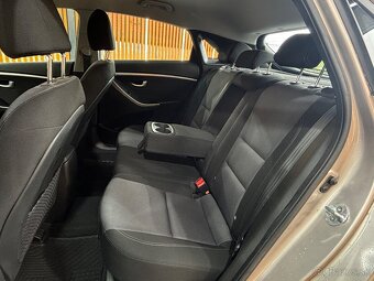 Hyundai i30 1.6 CRDi DOHC 16V Fleet - 17