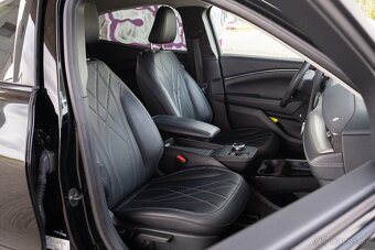 Ford Mustang Mach-E STD RWD 75kWh - odpocet DPH - 94% SoC - 17