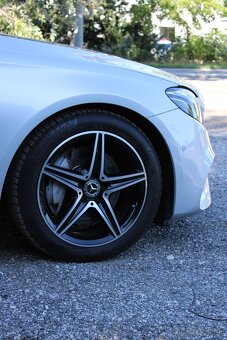 Mercedes-Benz E - 17