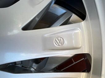 VW Touareg R19 zimná sada, ako nová - 17