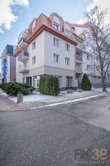 Dva priestranné apartmány v centre Popradu - 17