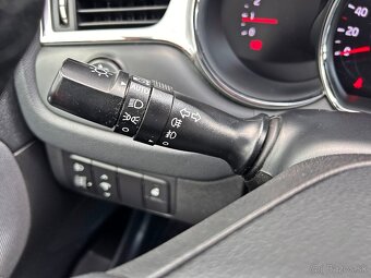 Kia Ceed SW JD 1,6 CRDi M6 SILVER - 17