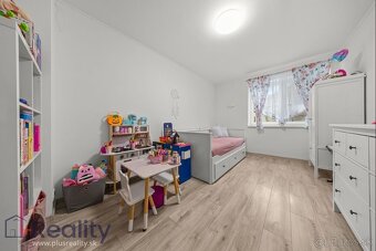 Rodinný dom s veľkým pozemkom v obci Vrakuň na predaj - 17