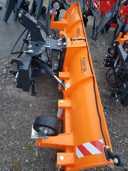 Zetor traktorova snežna radlica( komunalny posýpač) - 17
