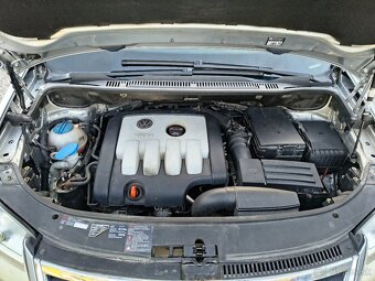 Volkswagen Touran 2.0 TDi - 17