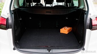 Opel Zafira Tourer 1.4 Benzín + LPG - 17