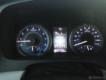 TOYOTA SIENNA XLE 3,5 V6 AWD 2015 NOVÝ MODEL 7 míst LPG - 17