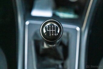 Volkswagen Touran 2.0 TDi 110kw M6 - 17