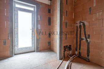 ALL INCLUSIVE l NA PREDAJ 3 IZBOVÝ RODINNÝ DOM-NOVOSTAVBU, H - 17