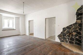 ►Veľký Apartmán 3+1izb. so záhradou a chatkou v hist. budove - 17
