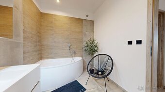 PINK Reality VEĽKÁ JESENNÁ AKCIA - 3.000€ Novopostavený rodi - 17