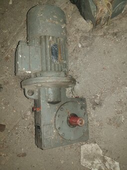 Elektromotory s prevodmi - 17