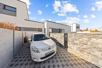 ŠTÝLOVÝ 4 IZ.BYT S VÝHODAMI RD V KVALITNOM PREVEDENÍ ROVINKA - 17
