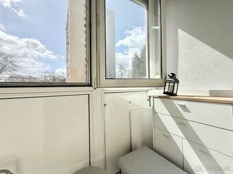 JUH PRI AUPARKU - JANTÁROVÁ -  3 IZBOVÝ BYT PO REKONŠTRUKCII - 17