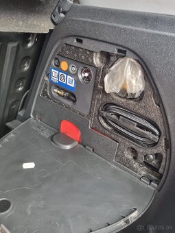 Opel Corsa E 1,4 benzin-plyn 90PS - 17