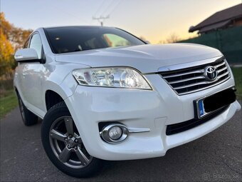 Predam Toyota Rav4 2,2 diesel 110KW 4x4 R.V 2013 112 600 - 17
