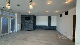 Viacúčelový priestor s terasou a parkovaním na predaj – Kadn - 17