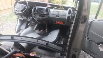Renault trafic vivaro 1.9 dci 74kw diely stříbrná - 17