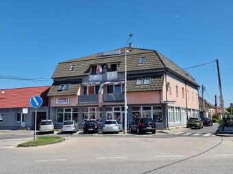 2 izb. byt na Kúpeľnom námestí v Seredi, 57m2 na predaj - 17