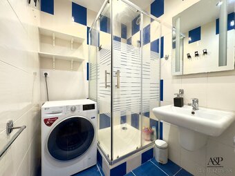 NA PREDAJ VEĽKÝ 3 IZB. BYT S LOGGIOU, 84M2, UL. S. JURKOVIČA - 17