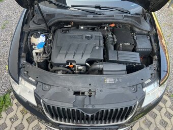 PREDÁM ŠKODA SUPERB COMBI 2.0TDi 125kW  4x4 XENON dovoz DE - 17
