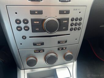 Opel Astra H 1.6l 85kW r.v 2011 - 17