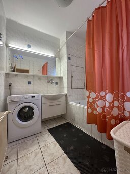 Tehlový 3 izbový byt na Rastislavovej, parkovanie - 17