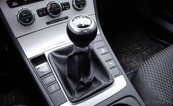 Volkswagen Passat B7 1.6 TDI Sedan - 17