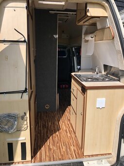 Camper obytne auto Volkswagen Transporter 4x4 T5 2.5l - 17