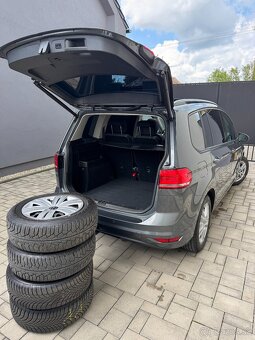 VOLKSWAGEN TOURAN, 1,5 TSI, BENZÍN, MANUÁL, 6/2019 - 17
