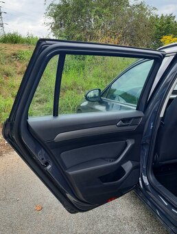 Predám  Volkswagen Passat Variant 2.0 TDI EVO Elegance DSG - 17